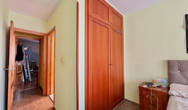 Resale - Apartment -
Torrevieja - Puerto Deportivo