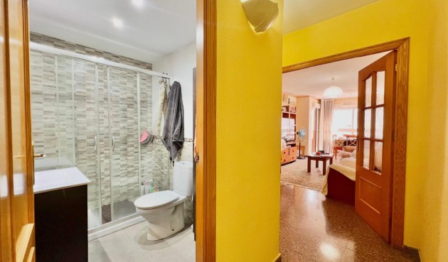 Resale - Apartment -
Torrevieja - Puerto Deportivo
