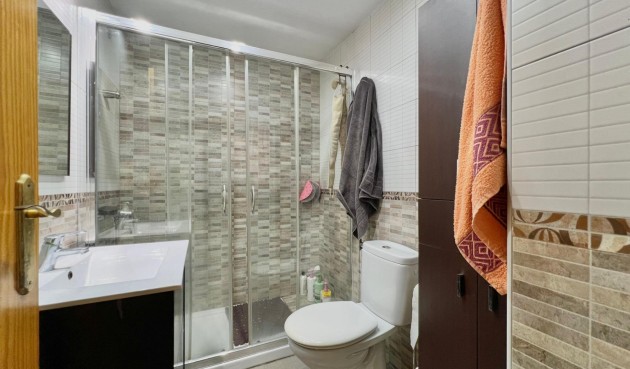 Resale - Apartment -
Torrevieja - Puerto Deportivo