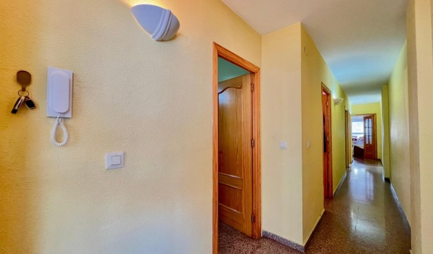 Resale - Apartment -
Torrevieja - Puerto Deportivo