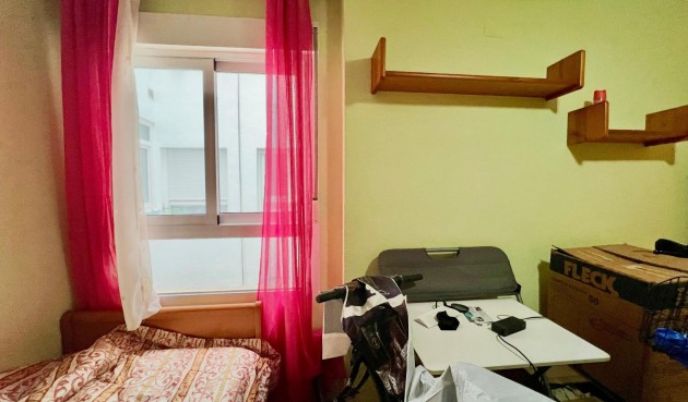 Resale - Apartment -
Torrevieja - Puerto Deportivo