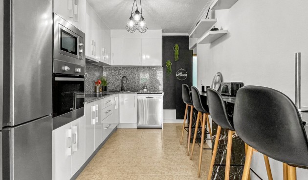 Resale - Bungalow -
Torrevieja - Costa Blanca