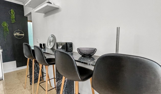 Resale - Bungalow -
Torrevieja - Costa Blanca