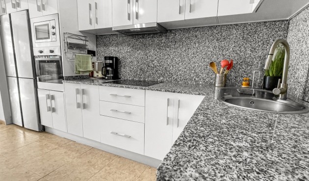 Resale - Bungalow -
Torrevieja - Costa Blanca
