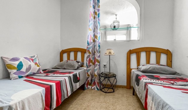Resale - Bungalow -
Torrevieja - Costa Blanca