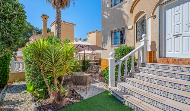 Brukt - Villa -
Villamartin - Costa Blanca