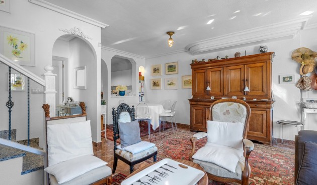 Brukt - Villa -
Villamartin - Costa Blanca