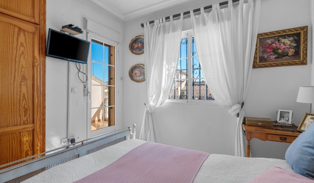 Brukt - Villa -
Villamartin - Costa Blanca