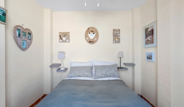 Brukt - Villa -
Villamartin - Costa Blanca