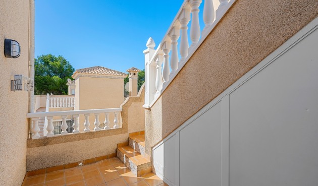 Brukt - Villa -
Villamartin - Costa Blanca