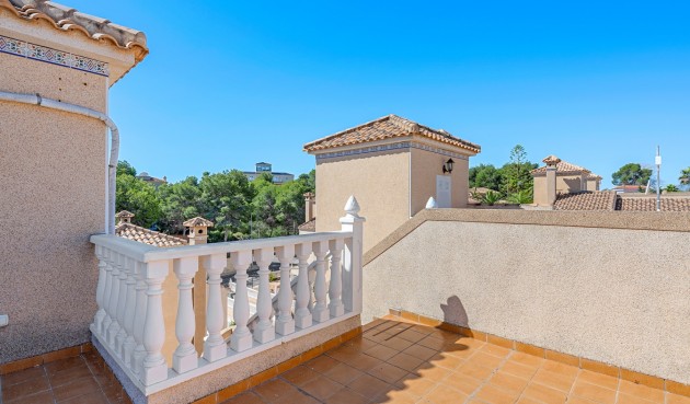 Brukt - Villa -
Villamartin - Costa Blanca