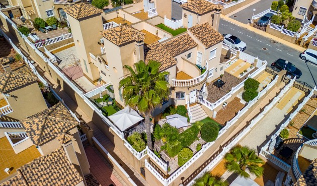 Brukt - Villa -
Villamartin - Costa Blanca