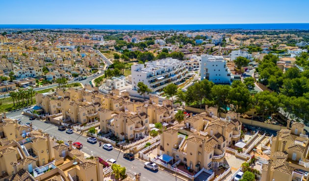 Brukt - Villa -
Villamartin - Costa Blanca