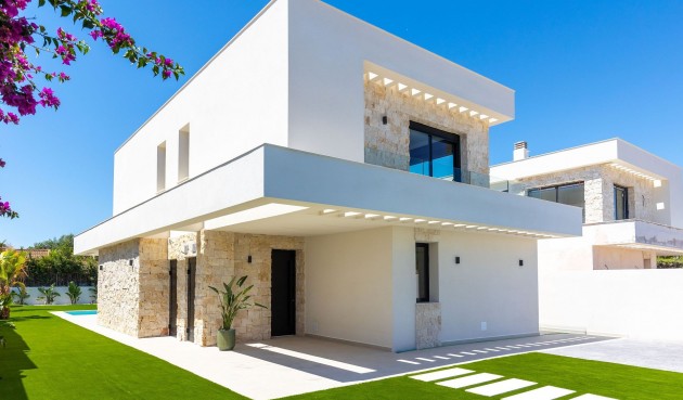 Resale - Villa -
Torrevieja - Costa Blanca