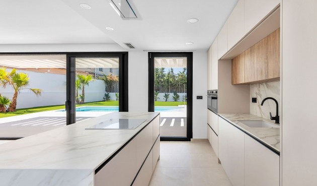 Resale - Villa -
Torrevieja - Costa Blanca