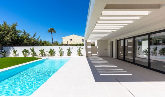 Resale - Villa -
Torrevieja - Costa Blanca