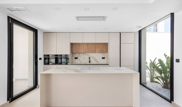 Resale - Villa -
Torrevieja - Costa Blanca