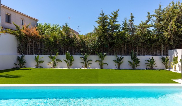 Resale - Villa -
Torrevieja - Costa Blanca