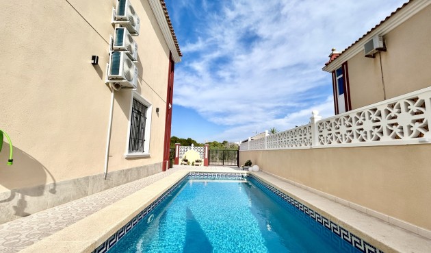 Återförsäljning - Town House -
Dehesa de Campoamor - Costa Blanca