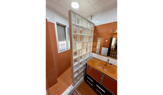Resale - Bungalow -
Benferri - Inland