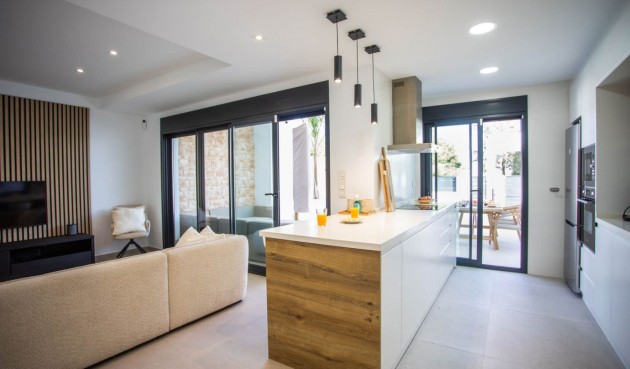 Resale - Villa -
Dolores - Costa Blanca