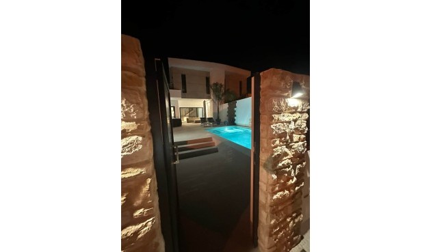 Resale - Villa -
Dolores - Costa Blanca