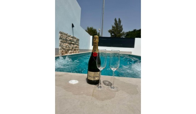 Resale - Villa -
Dolores - Costa Blanca