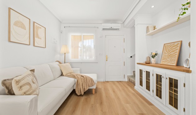 Brukt - Town House -
Villamartin - Costa Blanca