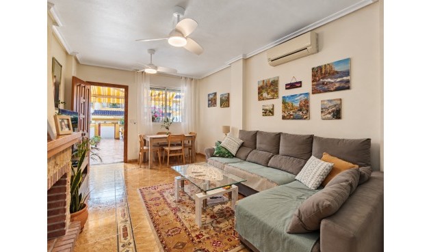 Brukt - Town House -
Orihuela Costa - Costa Blanca