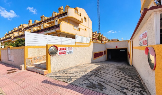 Brukt - Town House -
Orihuela Costa - Costa Blanca