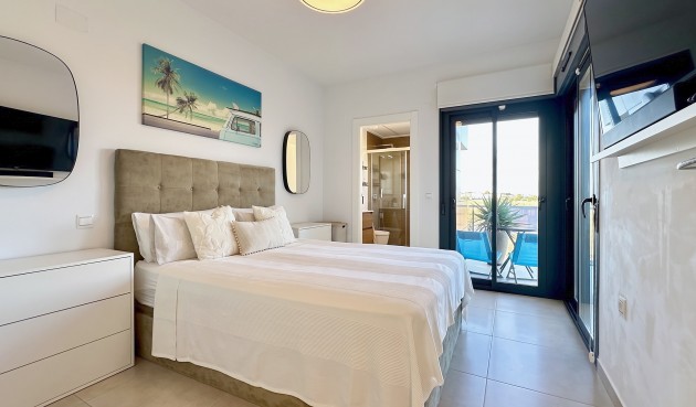 Återförsäljning - Town House -
Villamartin - Costa Blanca