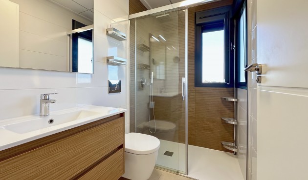 Återförsäljning - Town House -
Villamartin - Costa Blanca