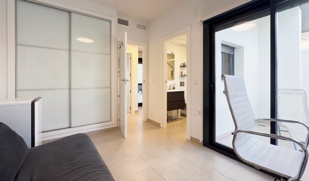 Återförsäljning - Town House -
Villamartin - Costa Blanca