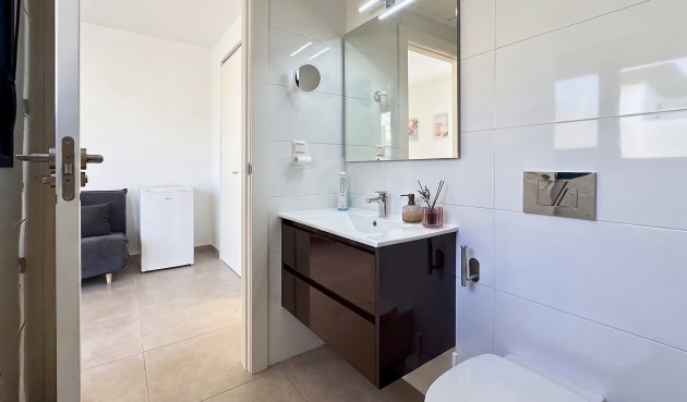 Återförsäljning - Town House -
Villamartin - Costa Blanca