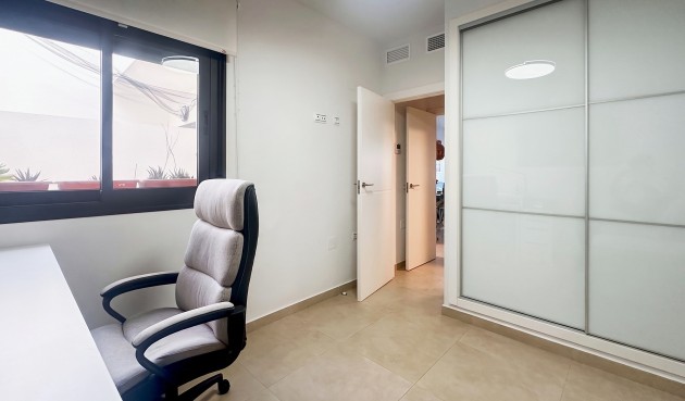 Återförsäljning - Town House -
Villamartin - Costa Blanca