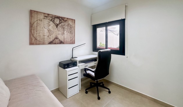 Återförsäljning - Town House -
Villamartin - Costa Blanca