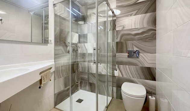 Återförsäljning - Town House -
Villamartin - Costa Blanca