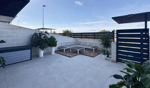 Återförsäljning - Town House -
Villamartin - Costa Blanca