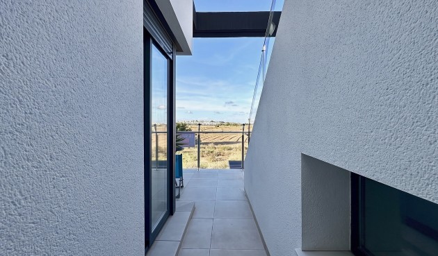 Återförsäljning - Town House -
Villamartin - Costa Blanca
