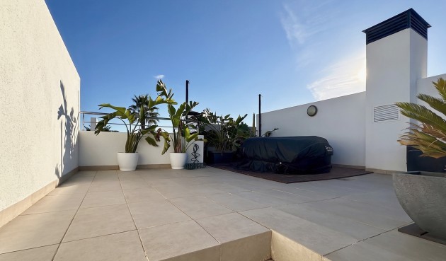 Återförsäljning - Town House -
Villamartin - Costa Blanca