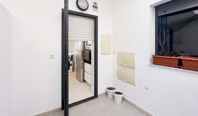 Återförsäljning - Town House -
Villamartin - Costa Blanca