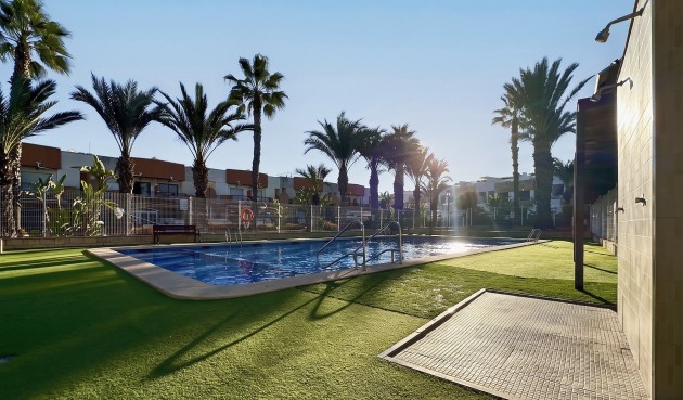 Återförsäljning - Town House -
Villamartin - Costa Blanca