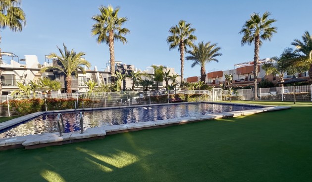 Återförsäljning - Town House -
Villamartin - Costa Blanca