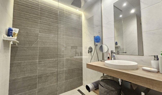 Brukt - Apartment -
Guardamar del Segura - El Raso