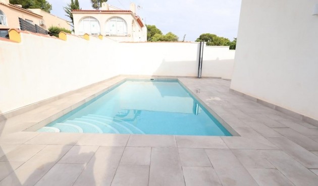 Brukt - Villa -
Torrevieja - Costa Blanca