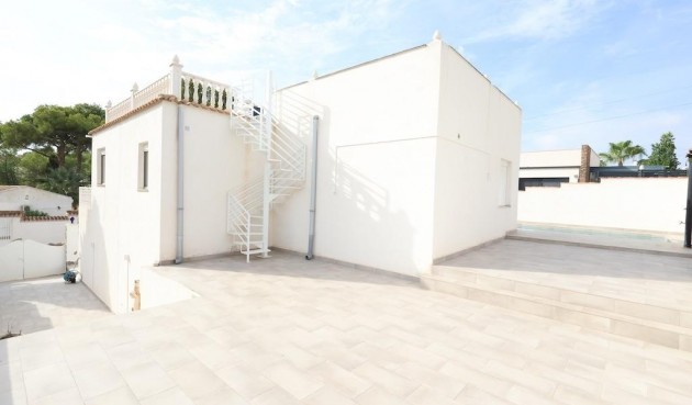 Brukt - Villa -
Torrevieja - Costa Blanca