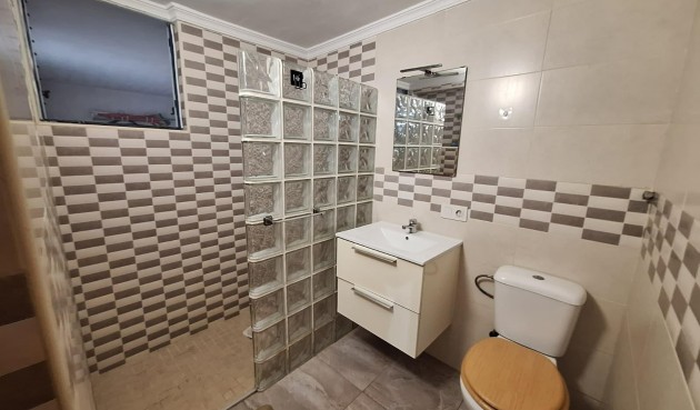 Brukt - Quad House -
Torrevieja - Carrefour