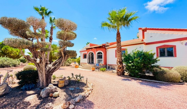 Reventa - Villa -
Daya Vieja - Costa Blanca