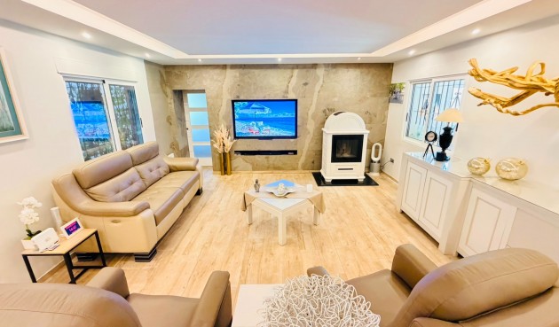 Reventa - Villa -
Daya Vieja - Costa Blanca