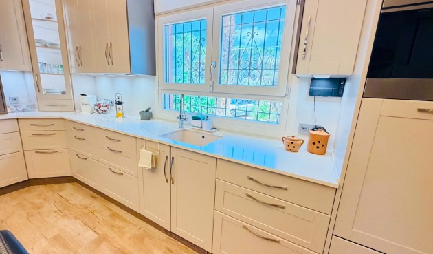 Reventa - Villa -
Daya Vieja - Costa Blanca
